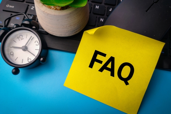 FAQ on a yellow sticky note depicting questions about Spray Foam Insulation in Winter