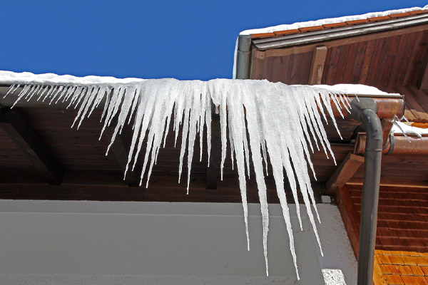 ice dam formation and insulation problems
