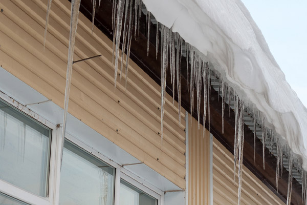 ice dam on roof and poor insulation